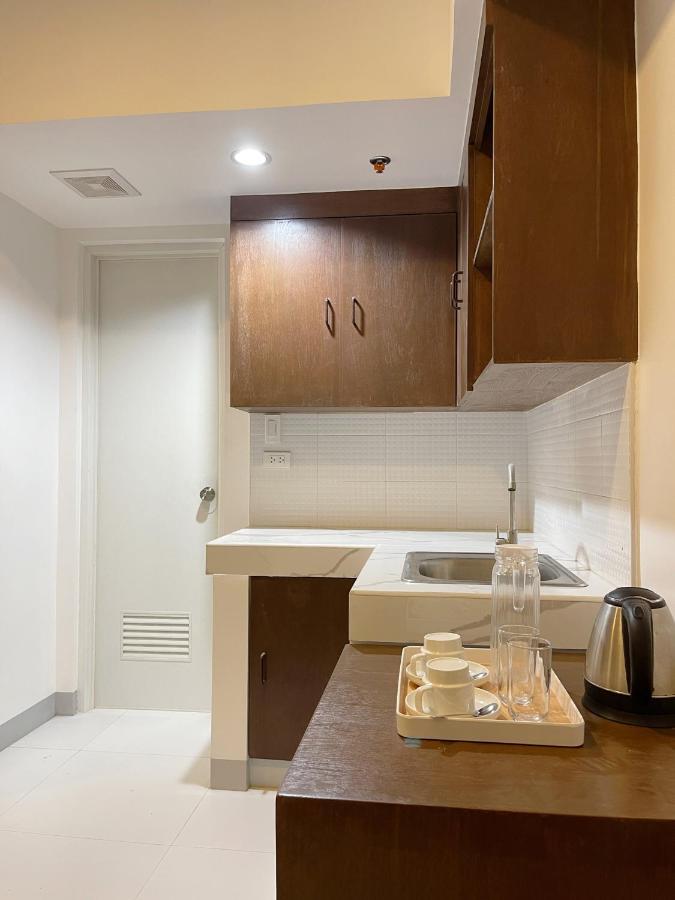 Airo Suites Makati Pasay Dış mekan fotoğraf